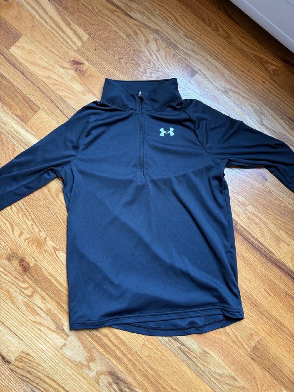 Under Armour Youth Large Bundle - Picture 7 of 9